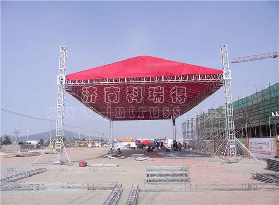 戶外流動(dòng)演出用鋁合金舞臺(tái)怎么樣防潮，選擇什么樣的板材比較合適？